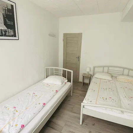 Marynarska 19 ホームステイ *