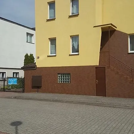 Marynarska 19 ホームステイ *