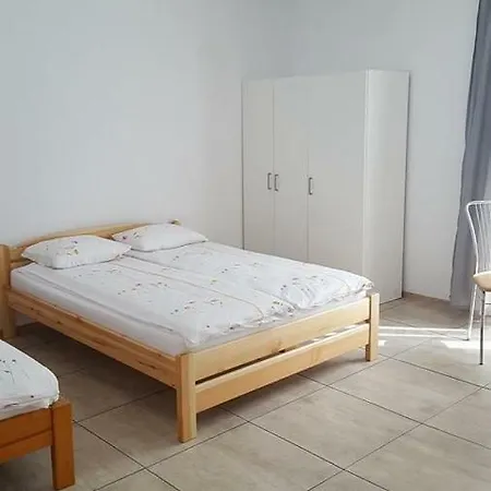 ホームステイ Marynarska 19 ダルウフコ