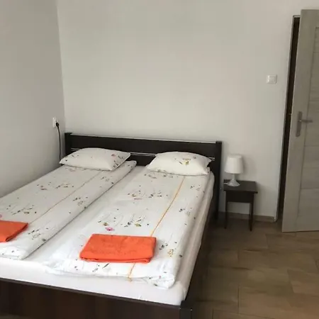 Marynarska 19 ホームステイ *