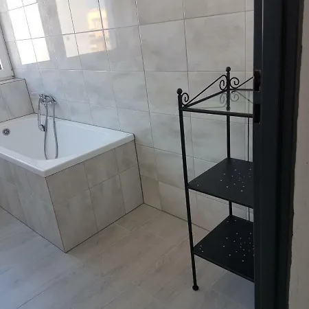 ホームステイ Marynarska 19 ダルウフコ