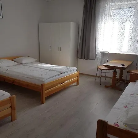 ホームステイ Marynarska 19 *