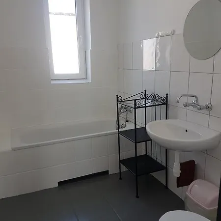 ホームステイ Marynarska 19 ダルウフコ