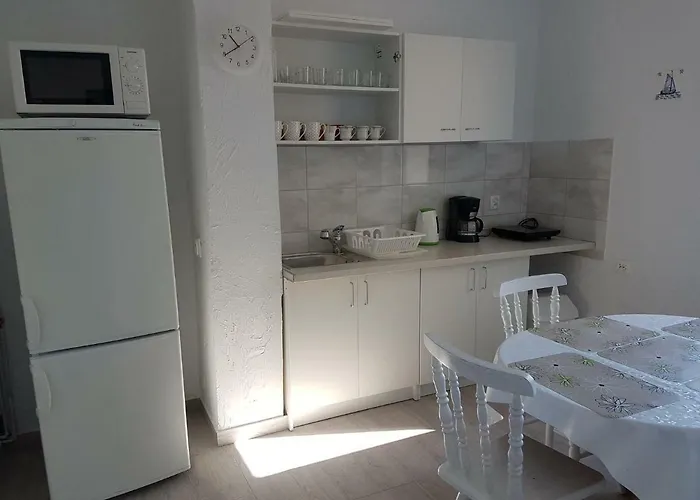 Marynarska 19 * دارووفكو